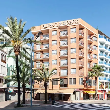 Blanco Y Negro - Recien Reformado * Lloret de Mar